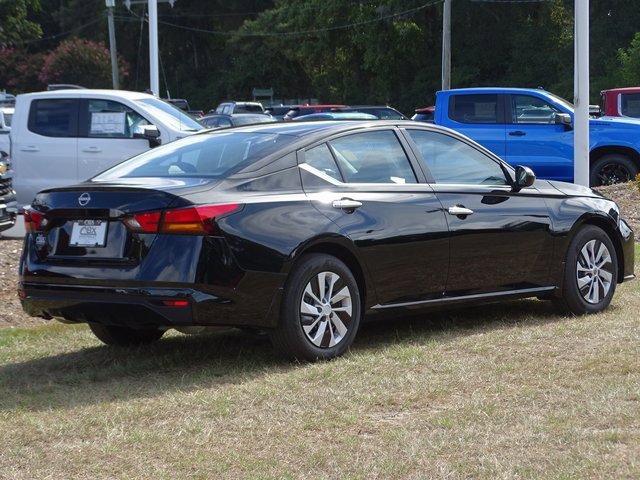 2023 Nissan Altima 2.5 S photo 2