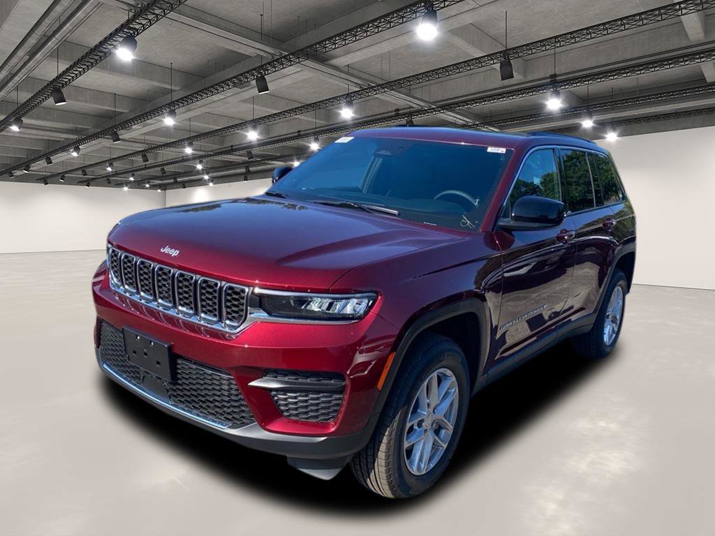 2025 Jeep Grand Cherokee Laredo X photo 2