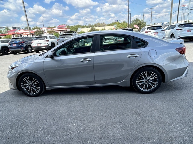 2024 Kia Forte GT-Line photo 4