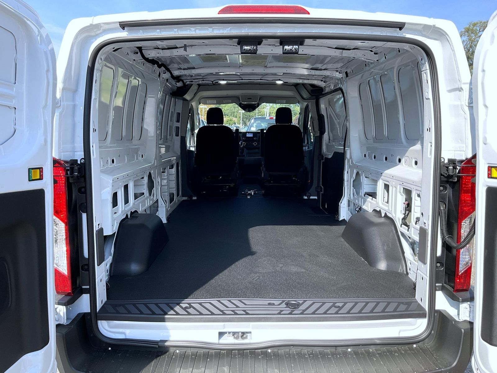 2025 Ford Transit Cargo photo 12