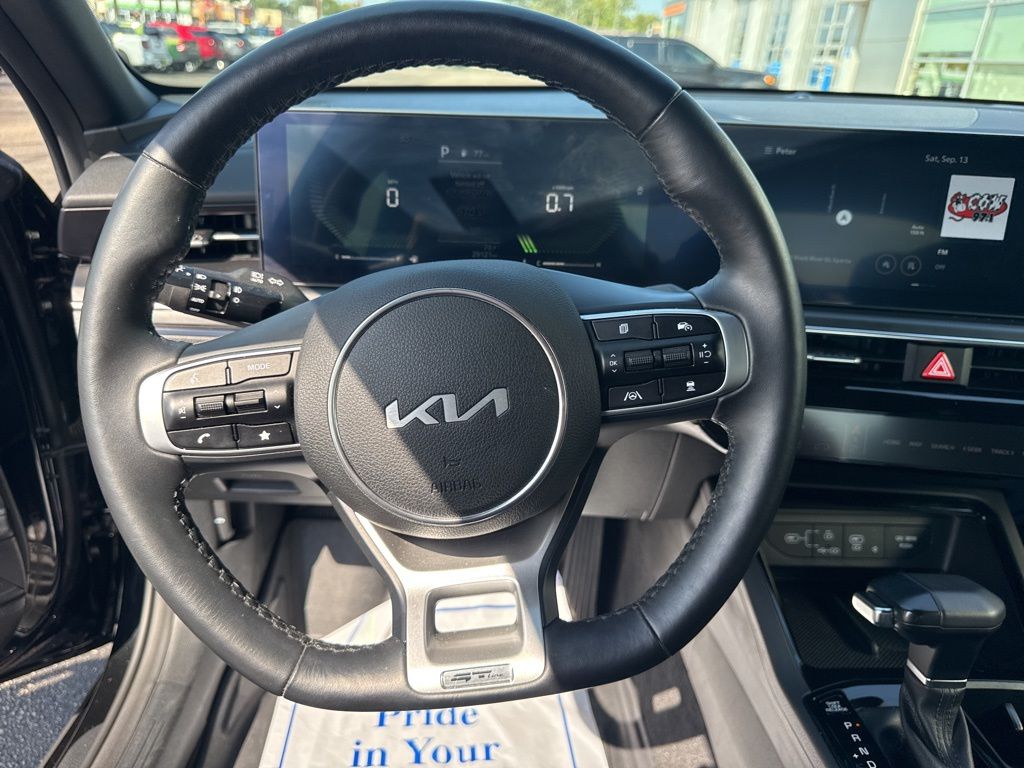 2025 Kia K5 GT-Line photo 13
