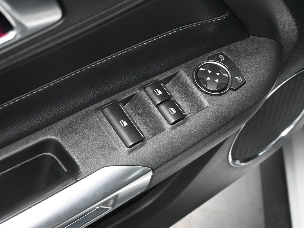 2023 Ford Mustang EcoBoost Premium photo 9