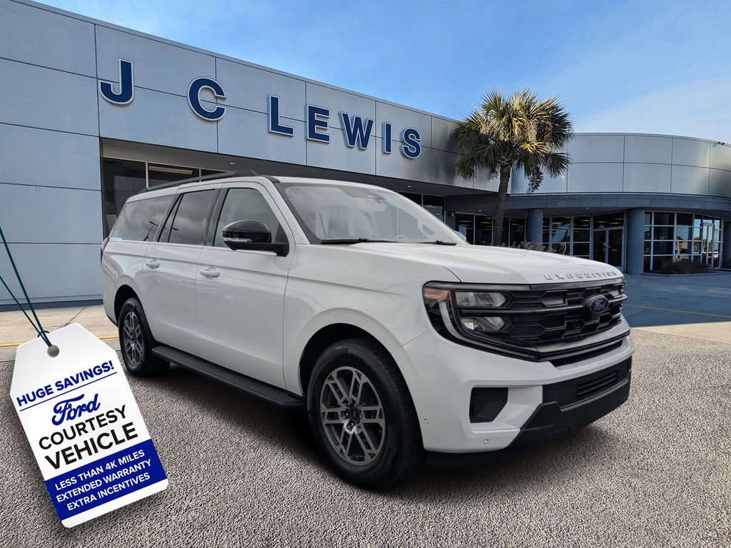 2025 Ford Expedition Active's photo