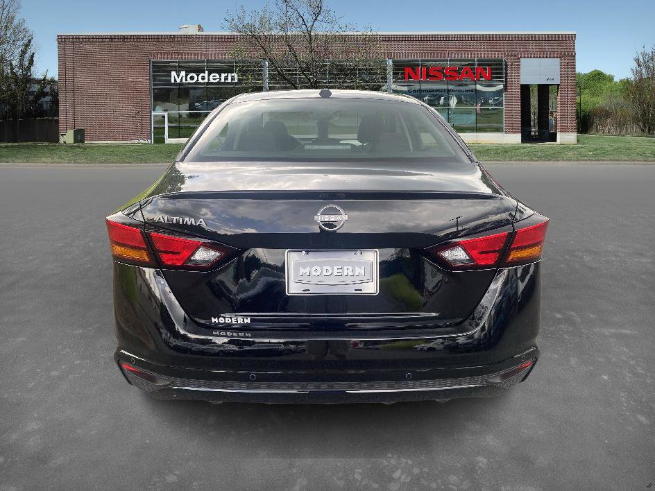2025 Nissan Altima S photo 3