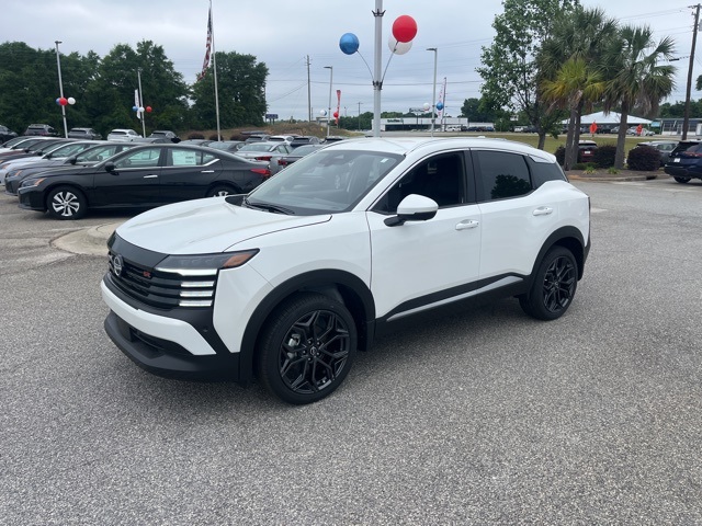 2025 Nissan Kicks SR photo 3