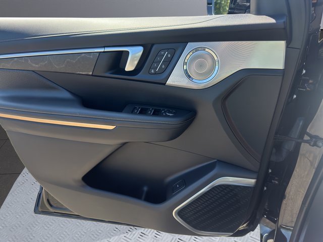 2025 Buick Enclave Avenir photo 13