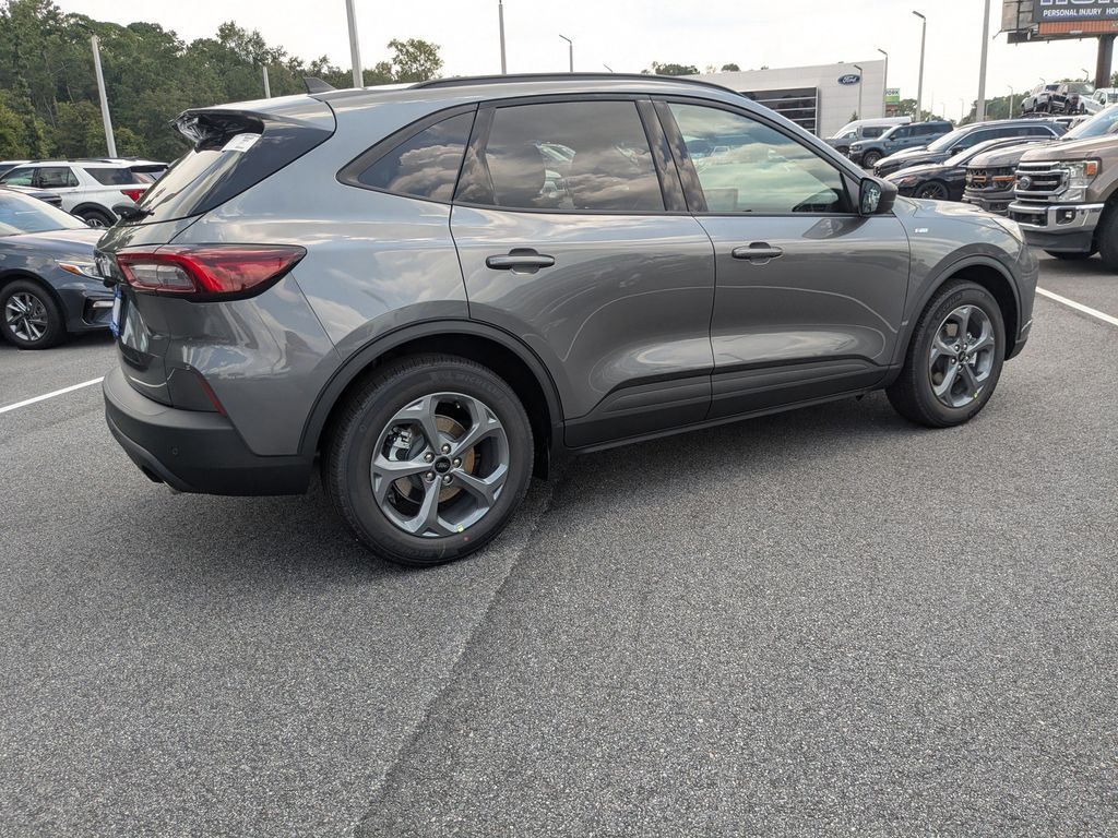 2025 Ford Escape ST-Line photo 3