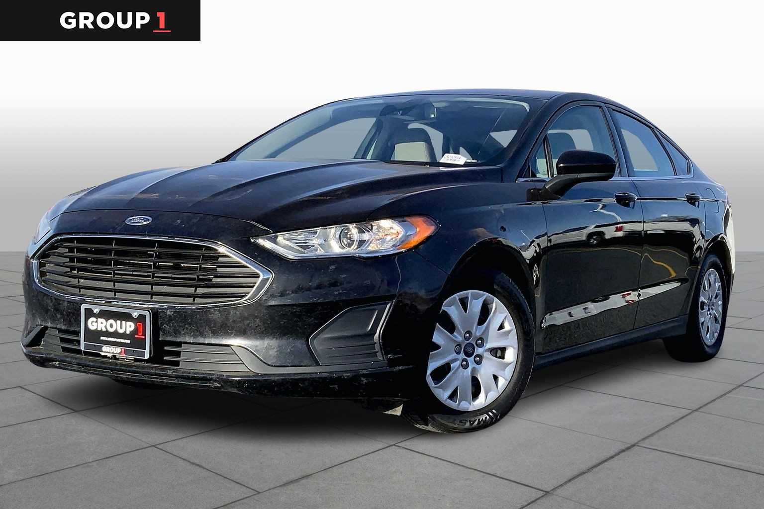 2020 Ford Fusion S's photo
