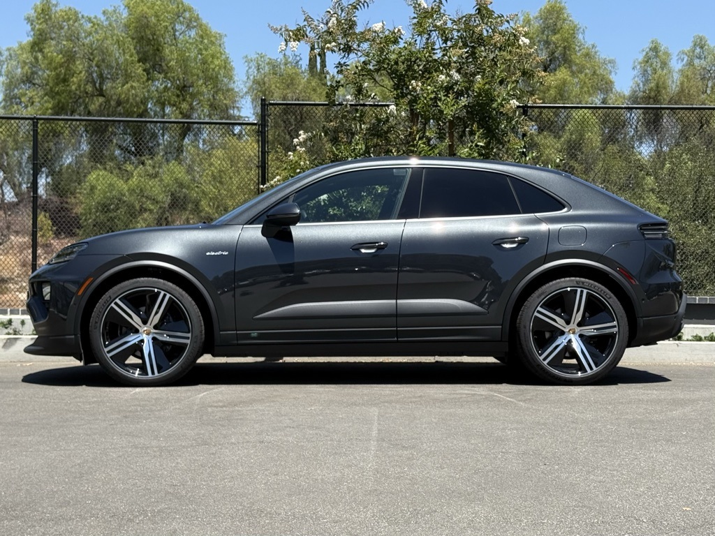 Used 2025 Porsche Macan Base with VIN WP1AD2XA1SL075564 for sale in Los Angeles, CA