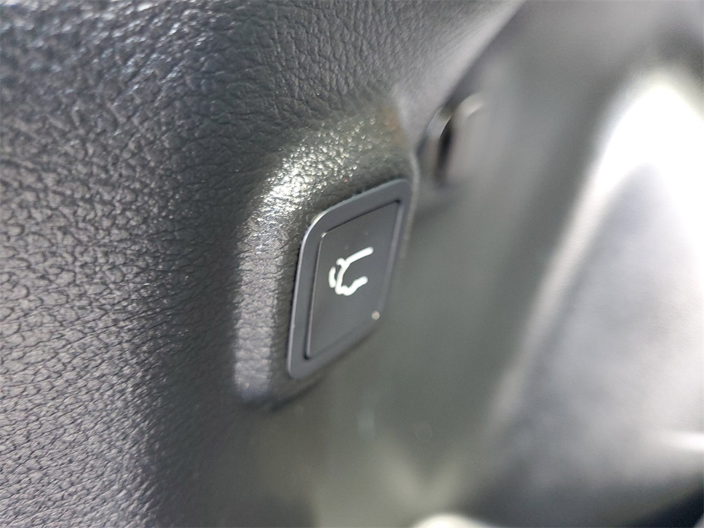 2023 Jeep Cherokee Altitude photo 6