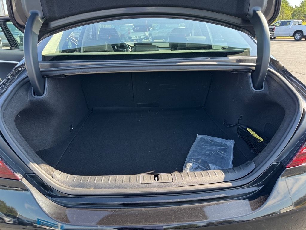 2025 Genesis G70 2.5T photo 10