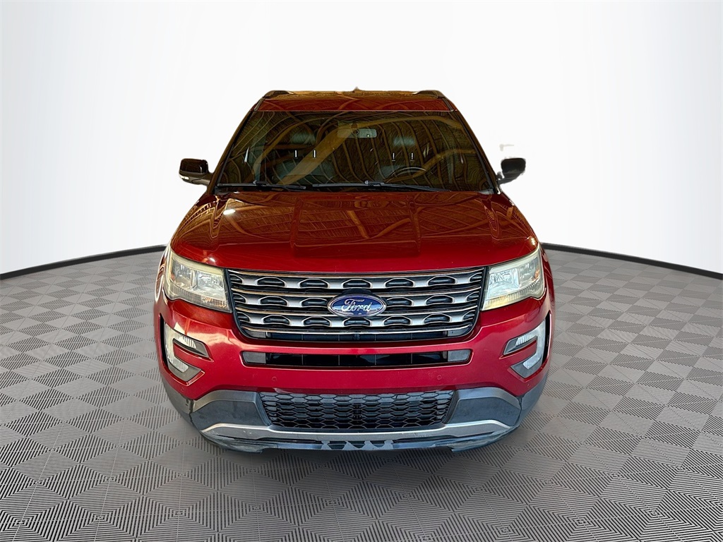 2016 Ford Explorer XLT photo 2
