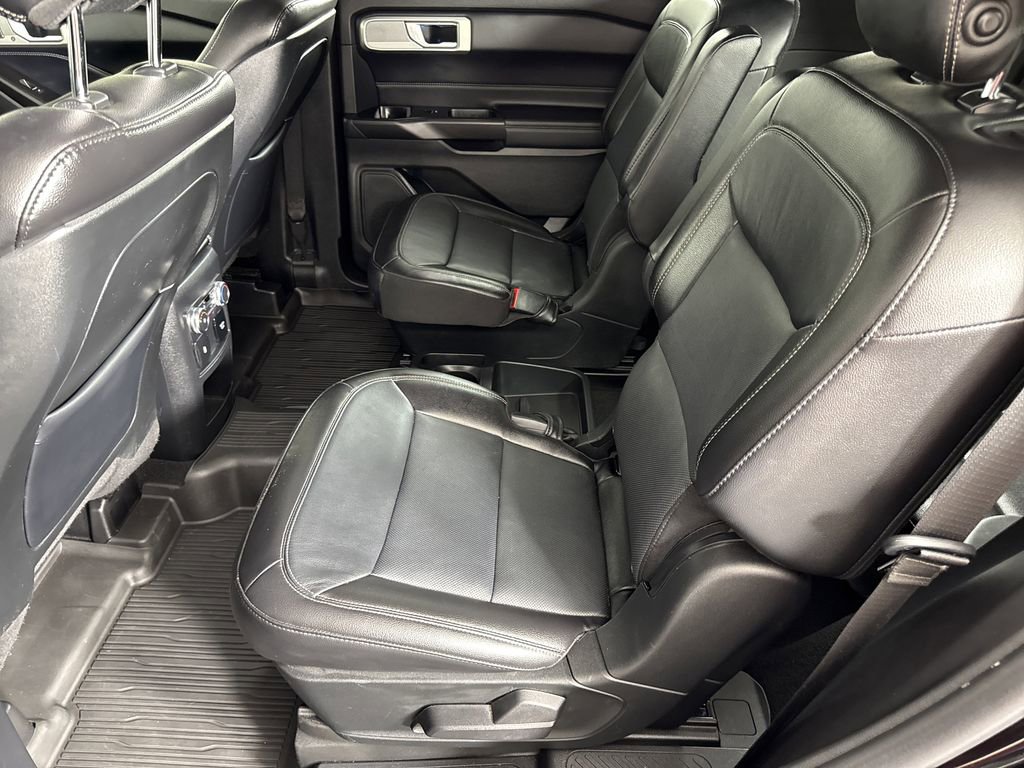 2020 Ford Explorer Limited photo 17
