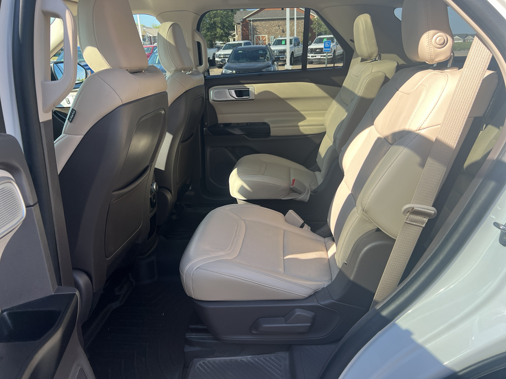 2020 Ford Explorer Platinum photo 38