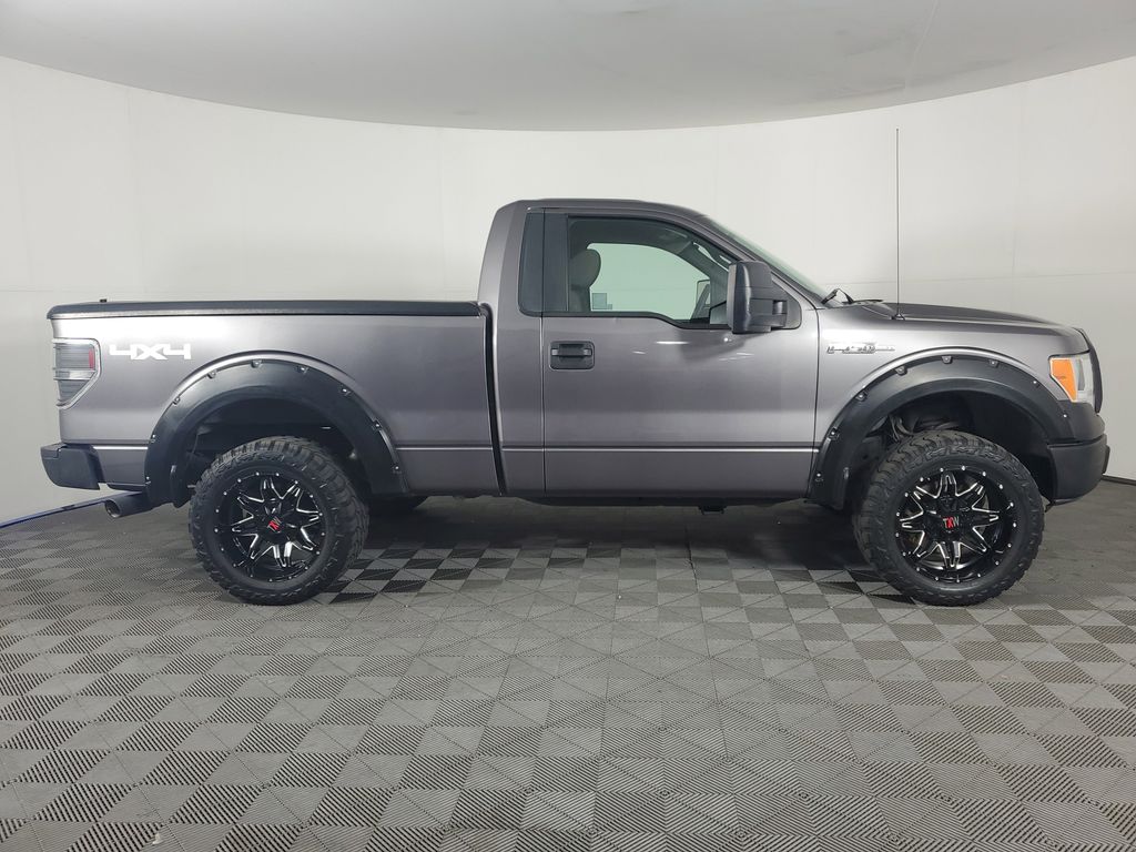 2010 Ford F-150 XLT photo 2