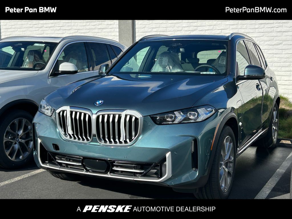 2026 BMW X5 50e's photo