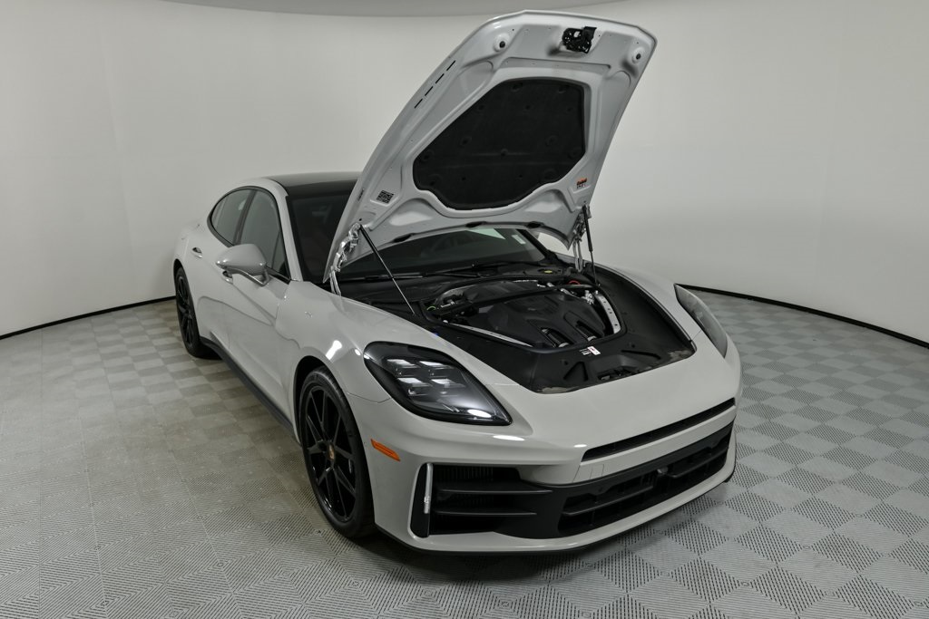 2025 Porsche Panamera Base photo 29