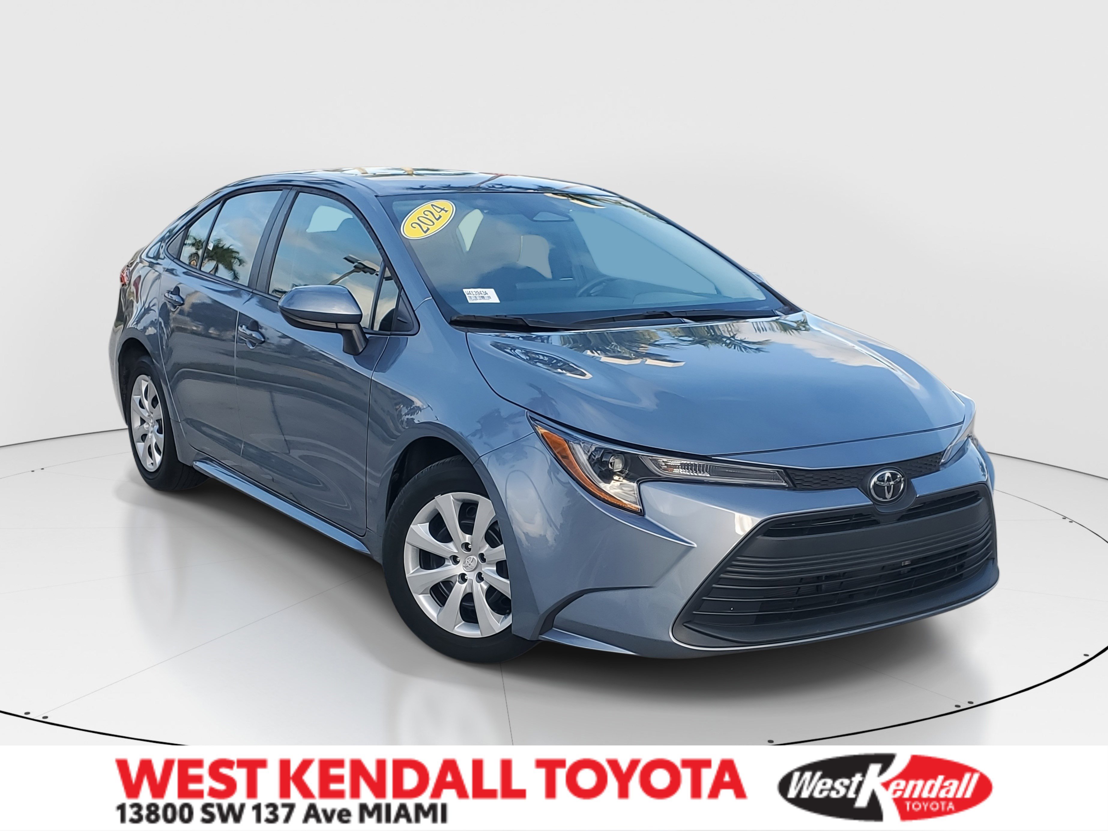 2024 Toyota Corolla LE's photo