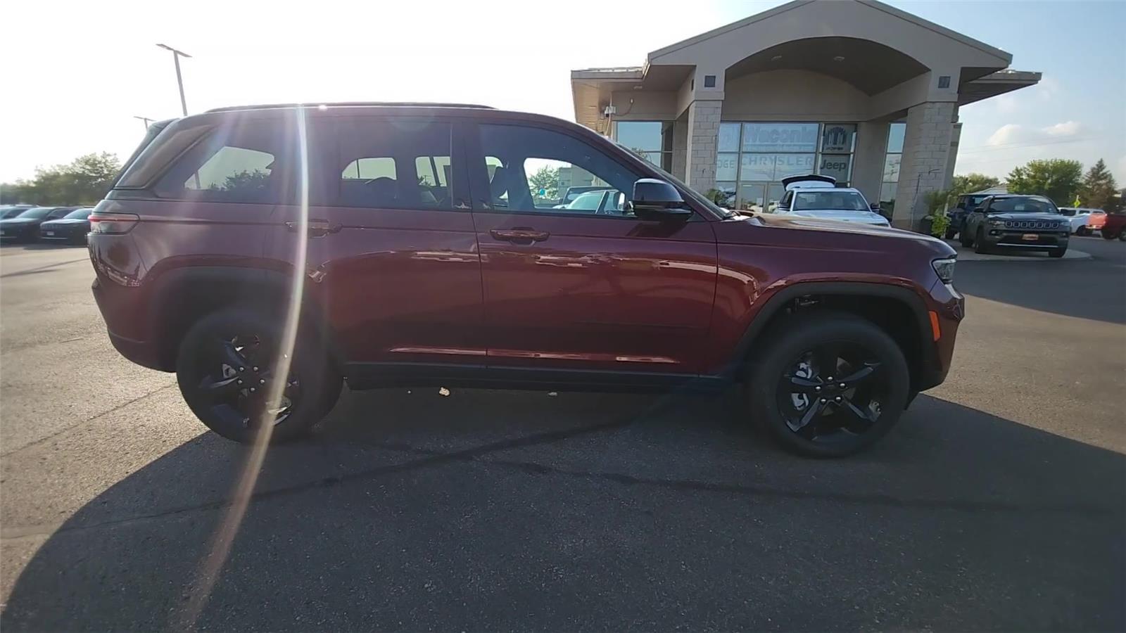 2024 Jeep Grand Cherokee Altitude X photo 9