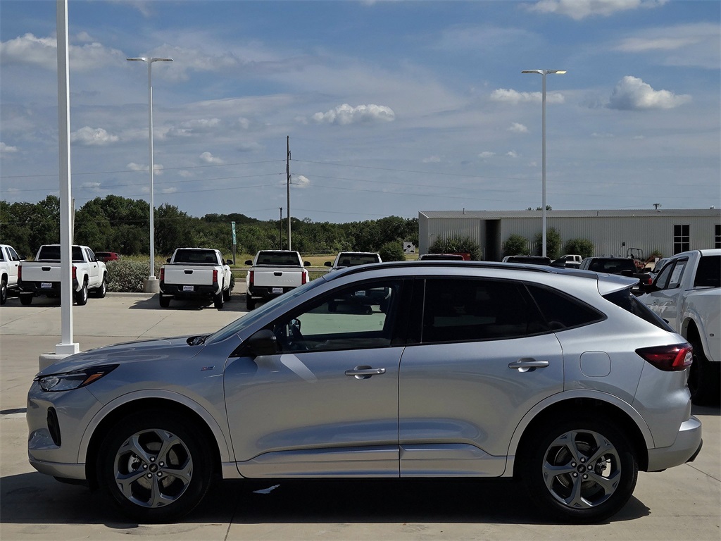 2024 Ford Escape ST-Line photo 2