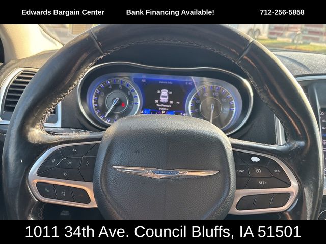 2020 Chrysler 300 Touring photo 16