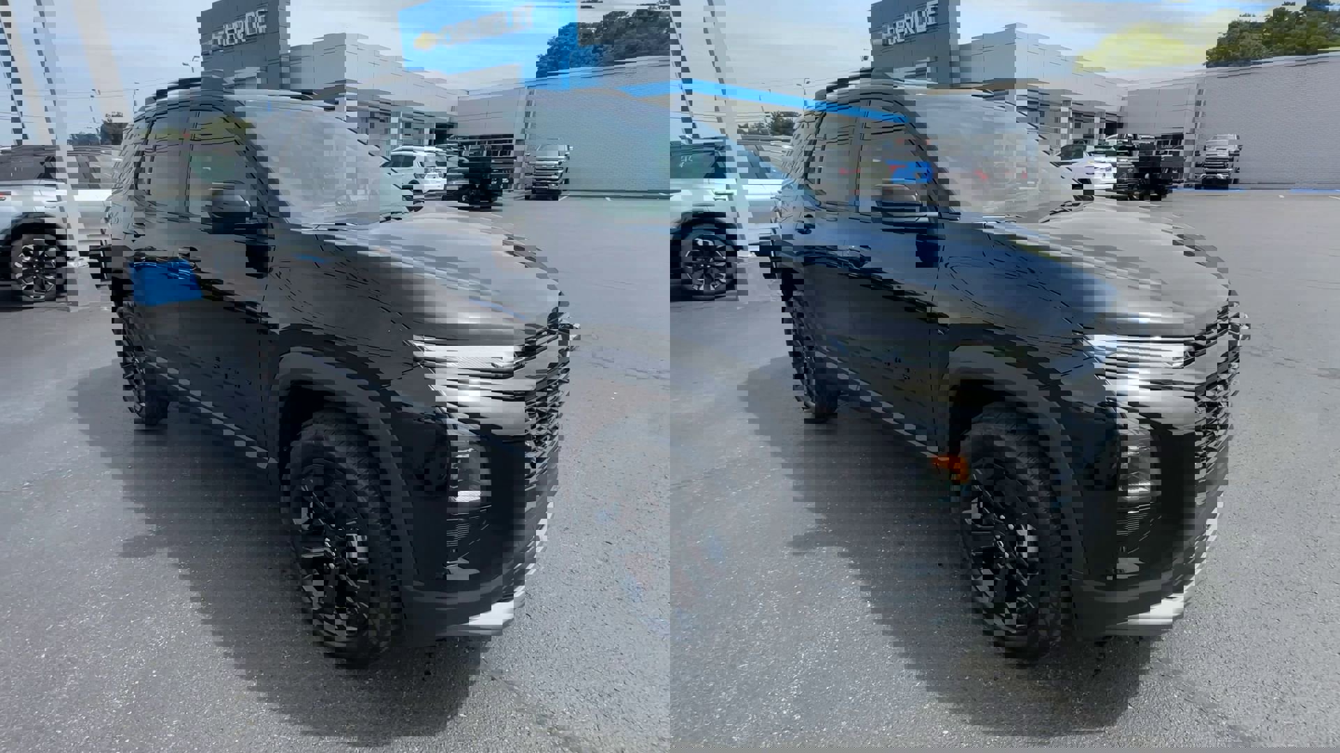 2026 Chevrolet Equinox LT photo 2