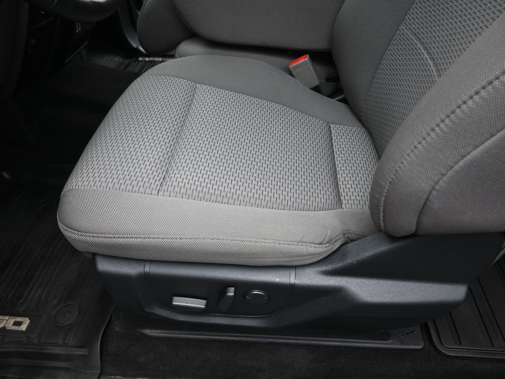 2020 Ford F-150 XLT photo 9