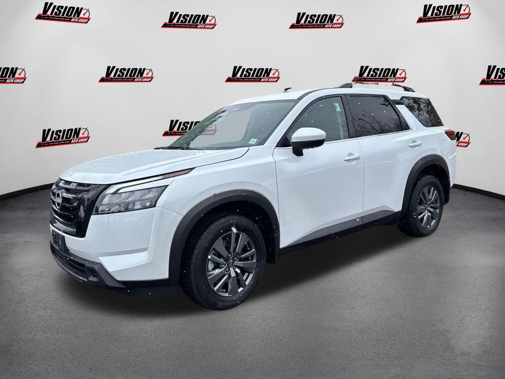 2025 Nissan Pathfinder SV