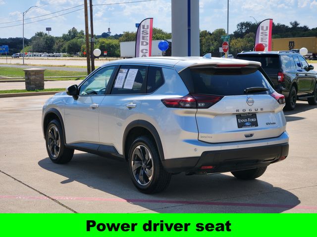 2024 Nissan Rogue SV photo 3
