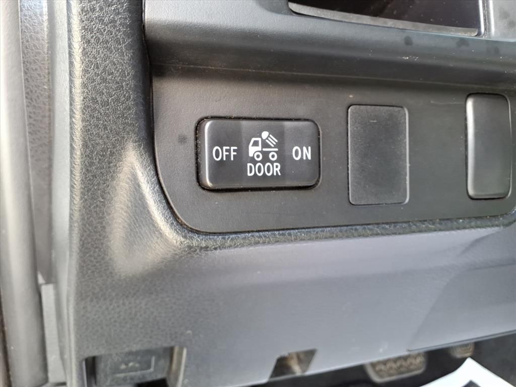 2016 Toyota Tacoma SR5 photo 13