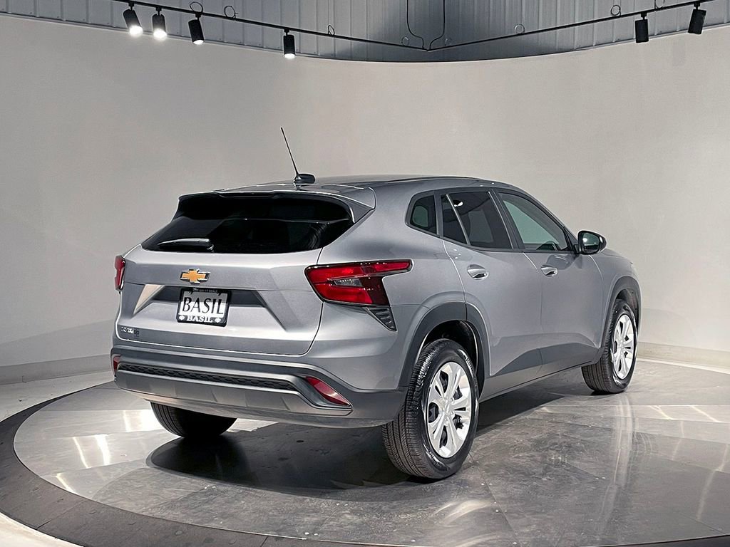 2024 Chevrolet Trax LS photo 5