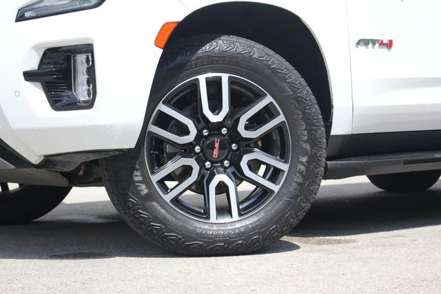 2024 Gmc Yukon XL AT4 photo 2