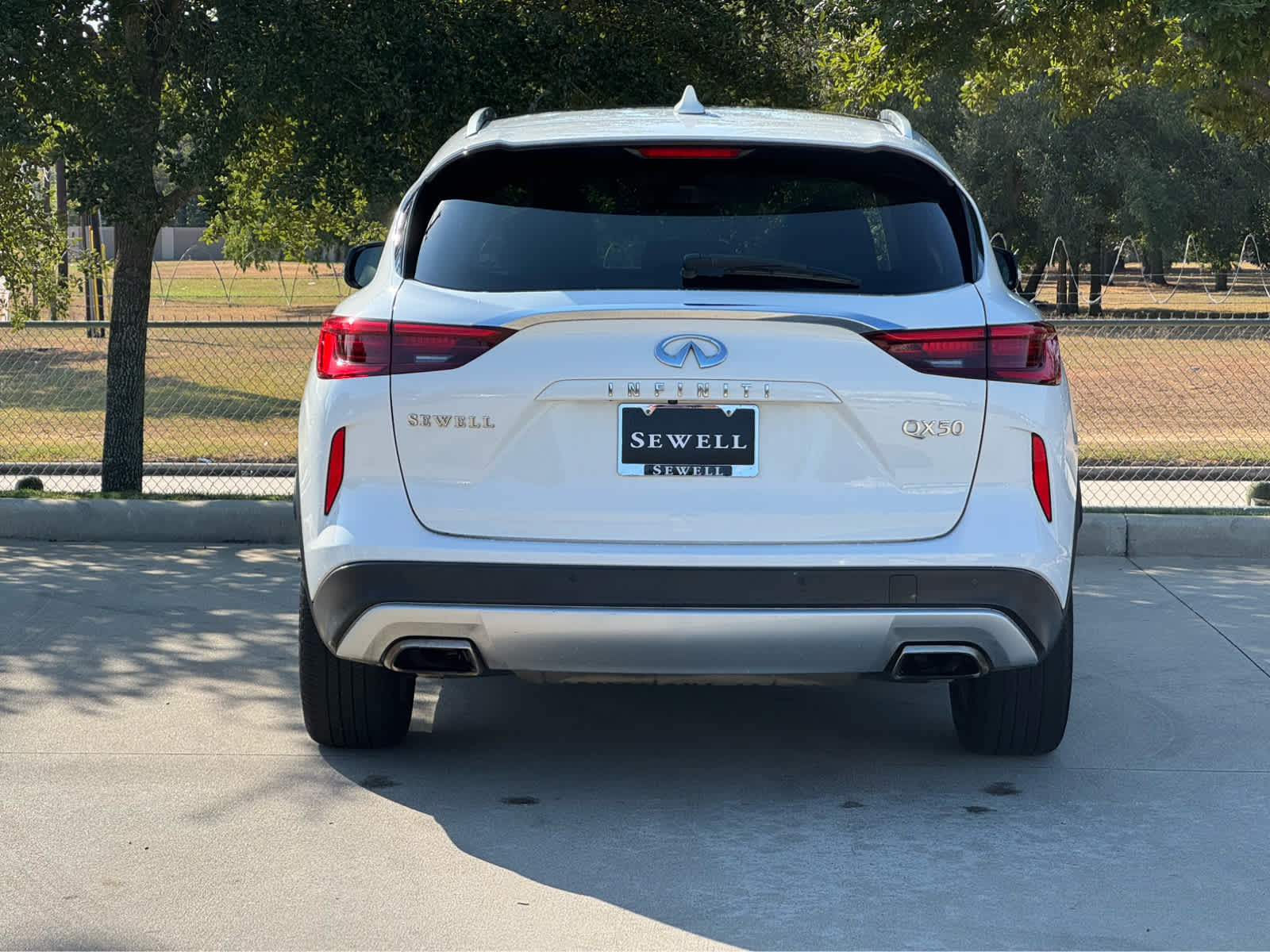 2019 Infiniti QX50 Essential photo 3