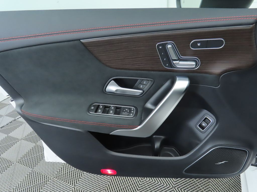 2026 Mercedes Benz CLA 250 4MATIC photo 25