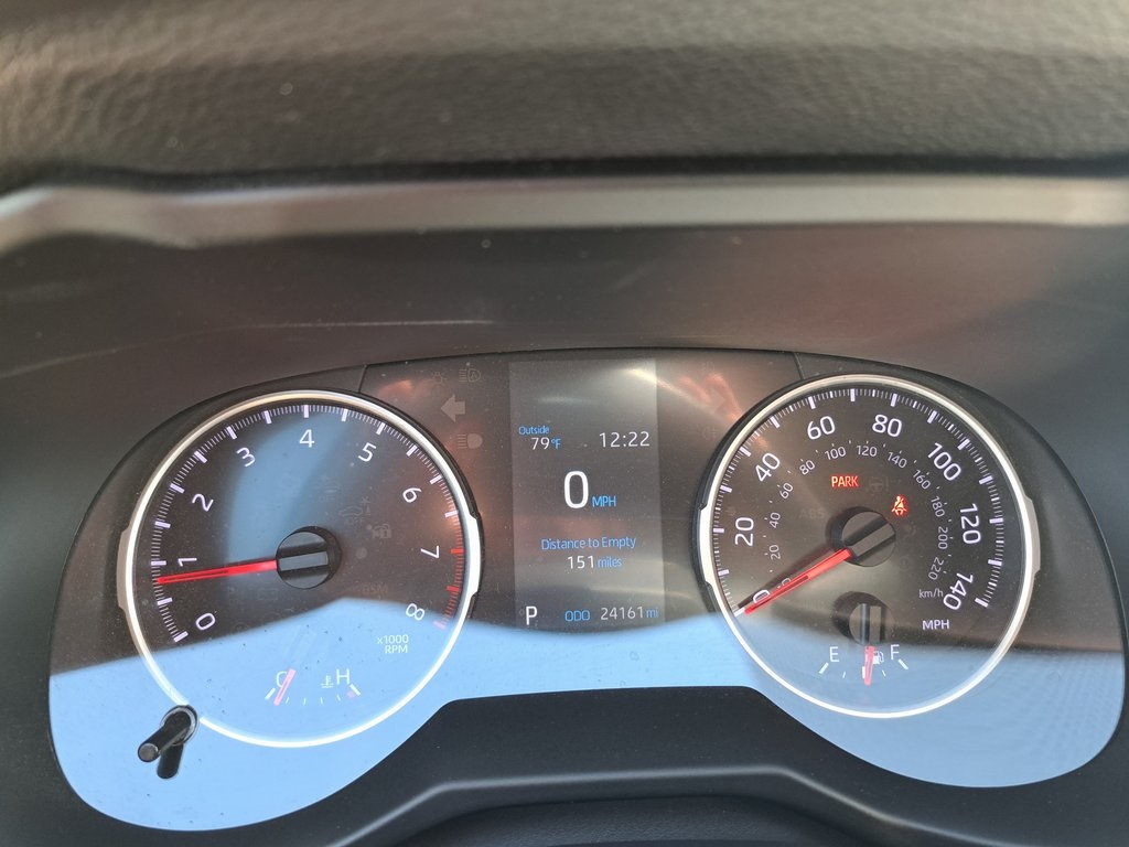 2020 Toyota RAV4 LE photo 13