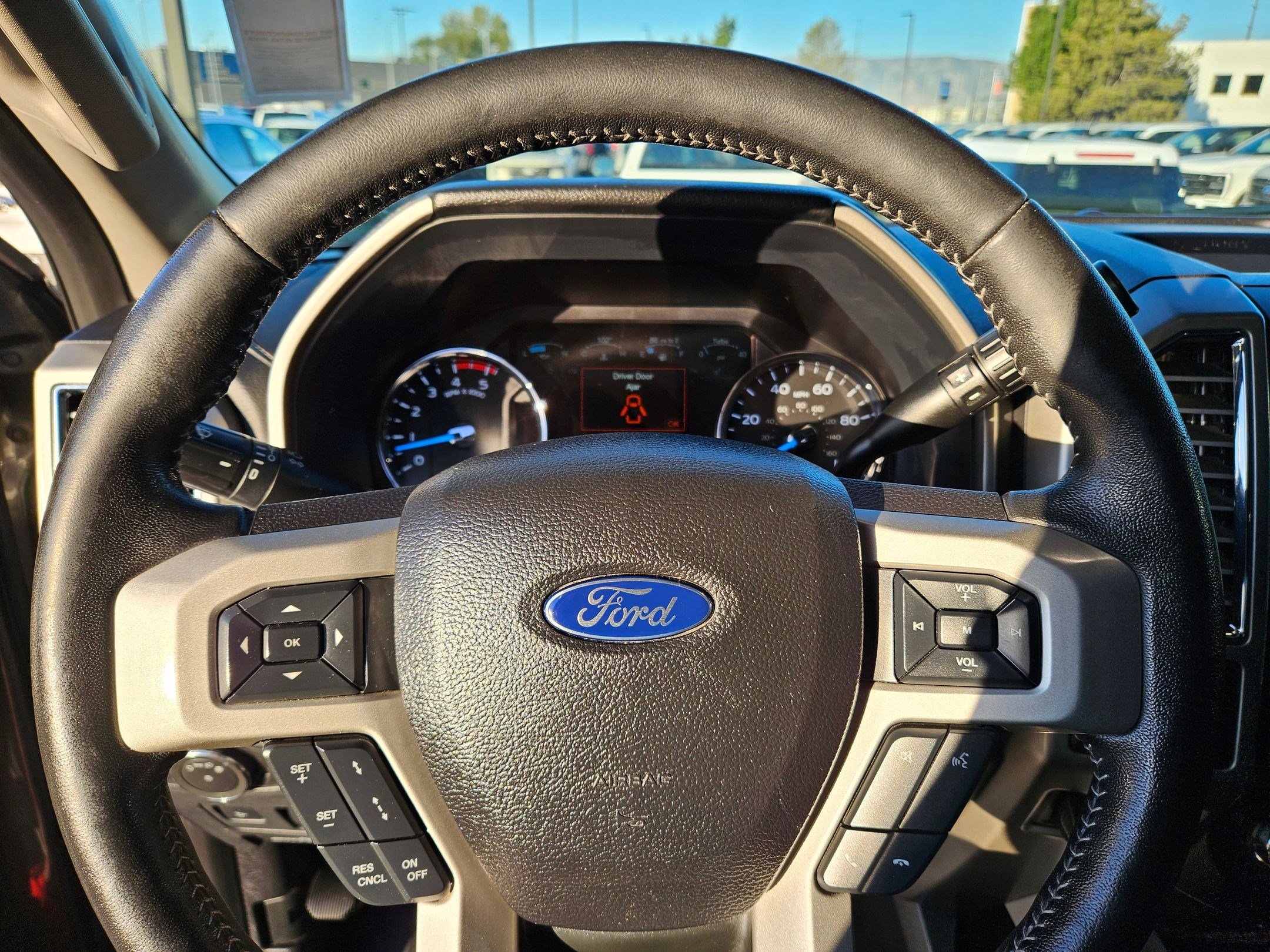 2017 Ford F-350 Lariat photo 18