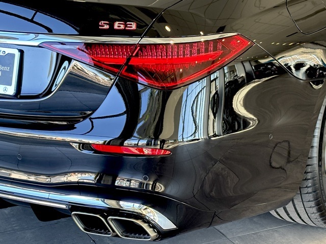 2026 Mercedes Benz S AMG 63 4MATIC photo 4