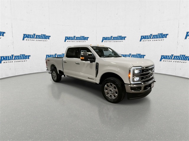 2025 Ford F-250 Lariat photo 2