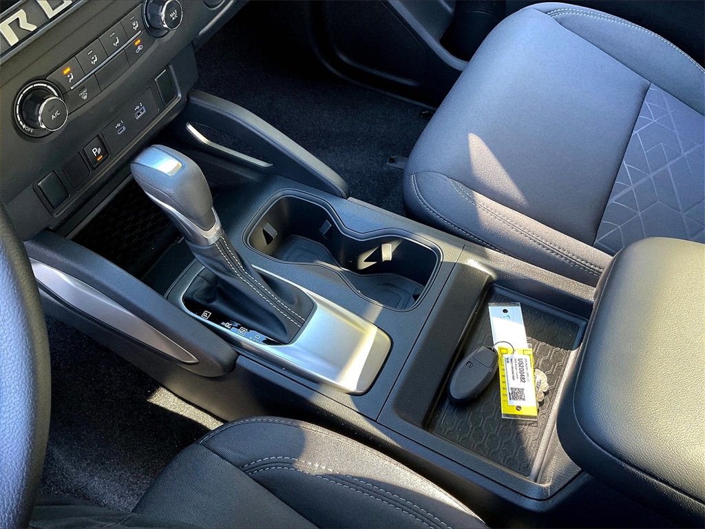 2025 Nissan Frontier SV photo 20