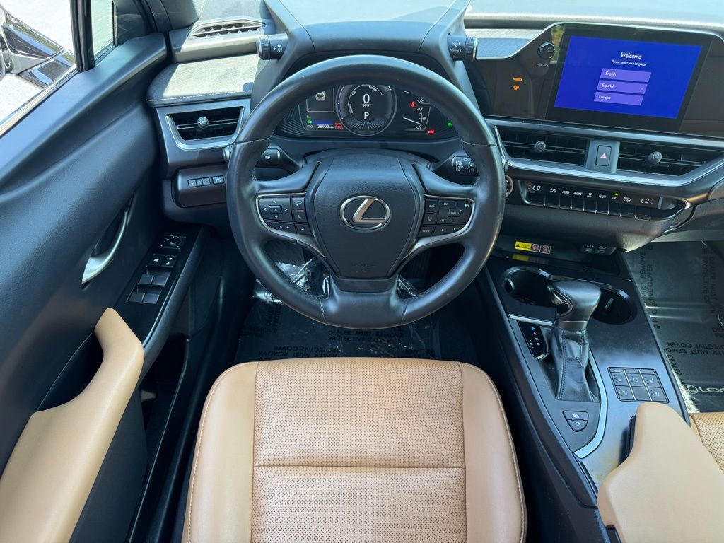 2023 Lexus UX 250h Premium photo 11