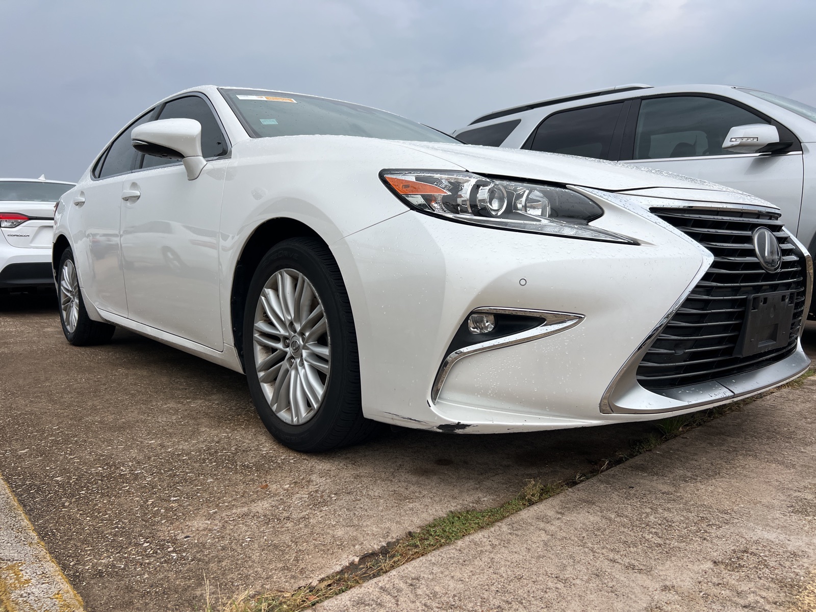 2017 Lexus ES 350 photo 3