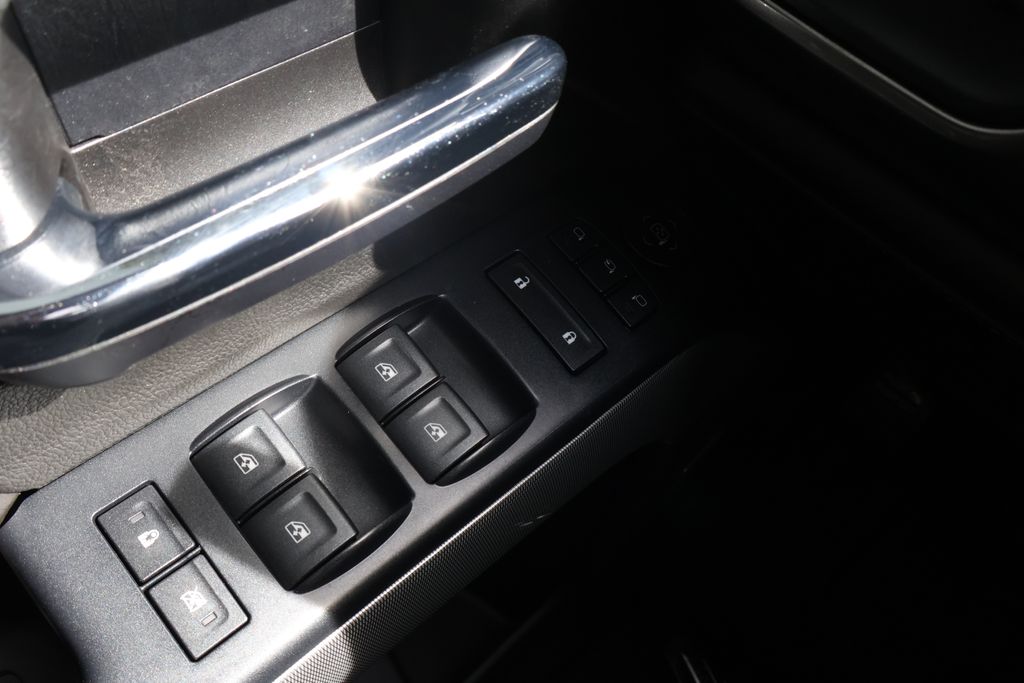 2018 Chevrolet Silverado 1500 LTZ photo 32