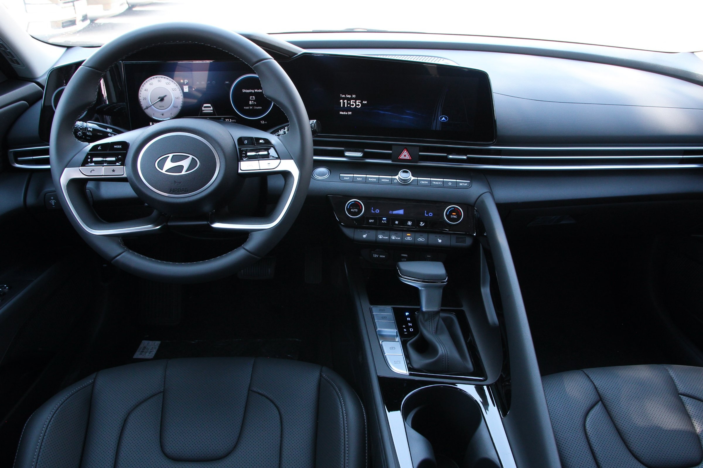 2025 Hyundai Elantra Limited photo 15
