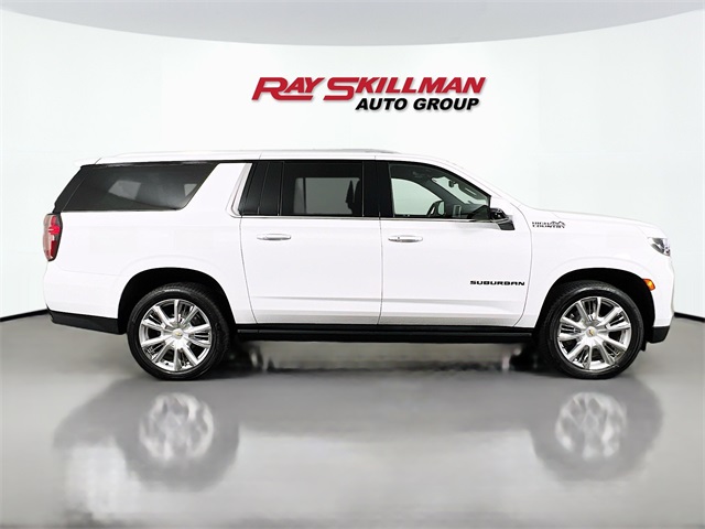 2021 Chevrolet Suburban High Country photo 8