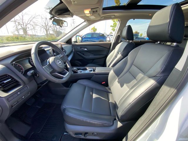 2023 Nissan Rogue SV photo 6