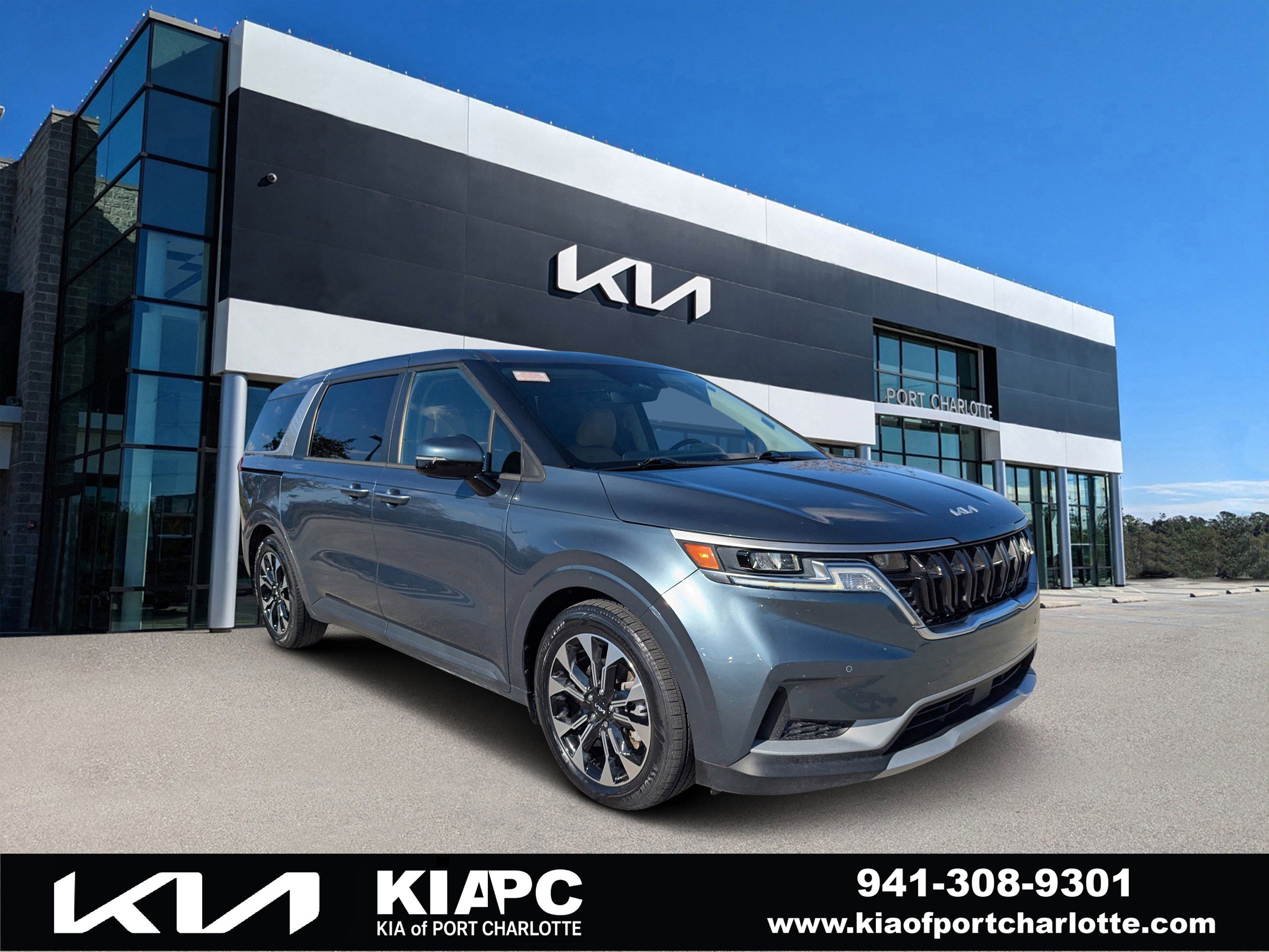 2022 Kia Carnival EX's photo