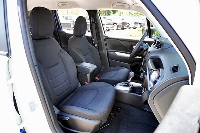 2022 Jeep Renegade Latitude photo 11