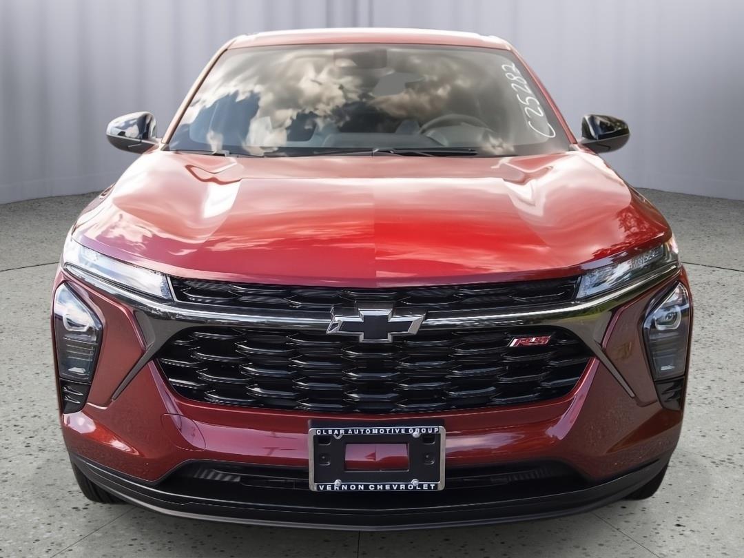 2025 Chevrolet Trax photo 2