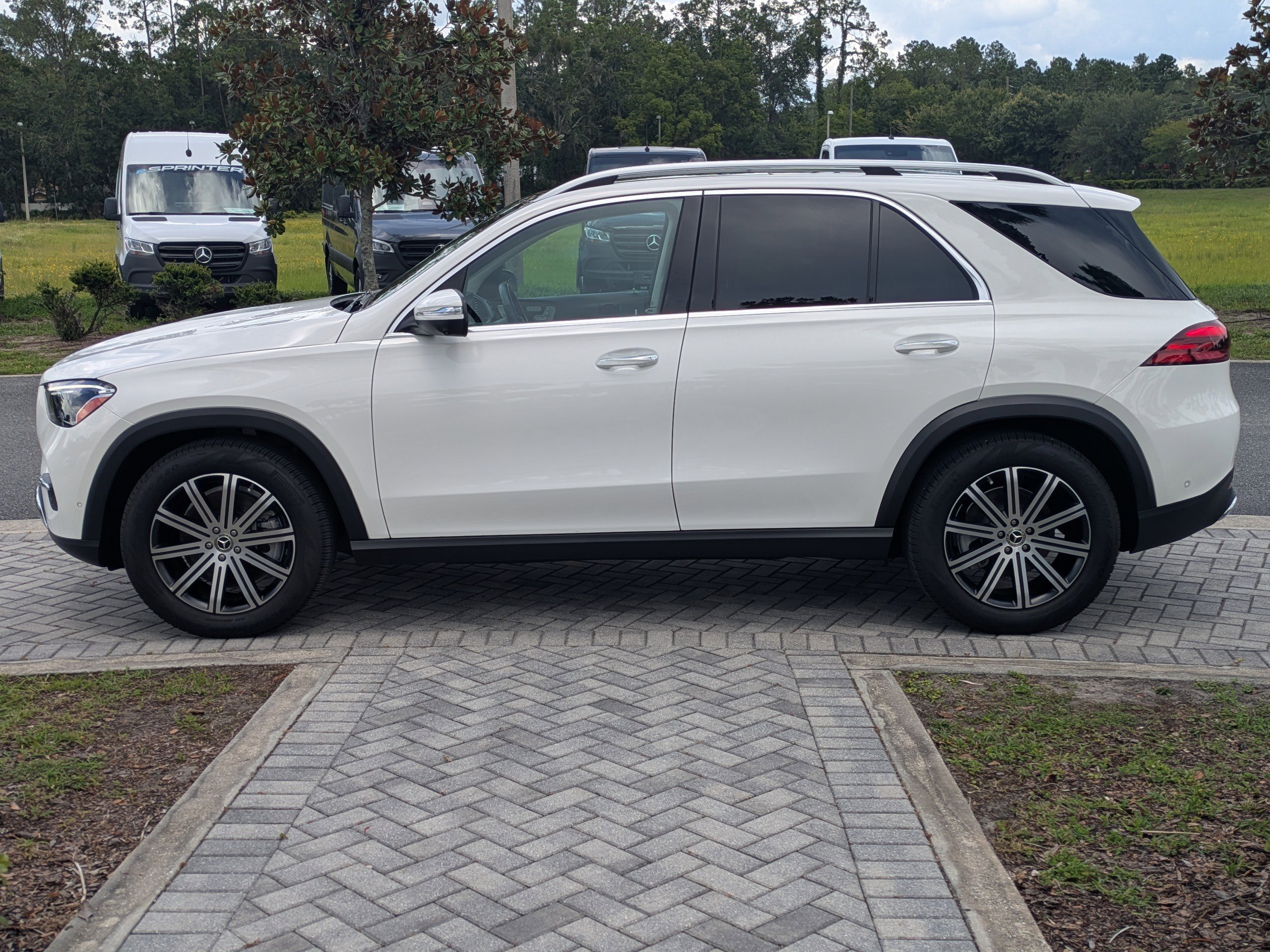 2024 Mercedes Benz GLE 450 4MATIC photo 9