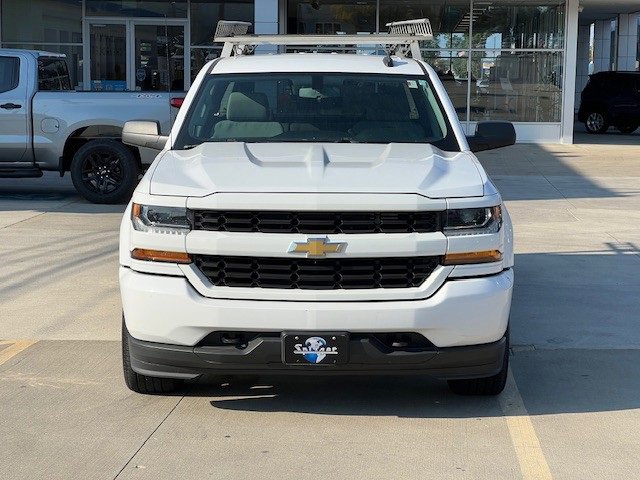 2018 Chevrolet Silverado 1500 Custom photo 9